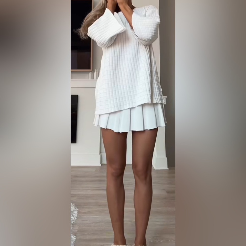 White sweater and Pleated skirt